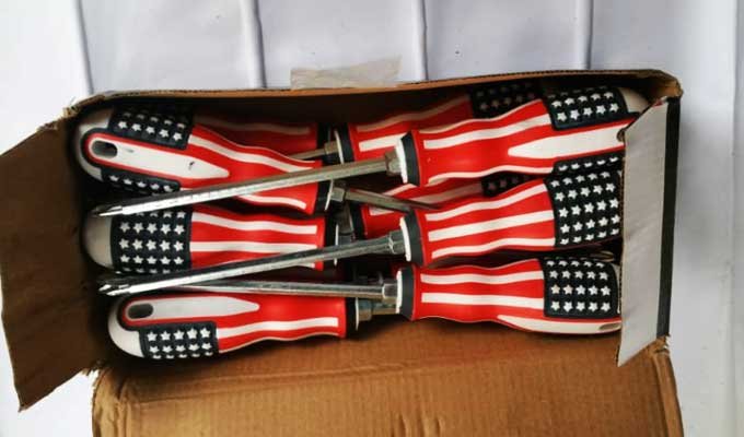 Grossiste tournevis avec motif drapeau américain à Douala